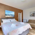 Alba-2 By Interhome Lejlighed Umag