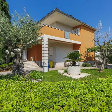 Alba-2 By Interhome