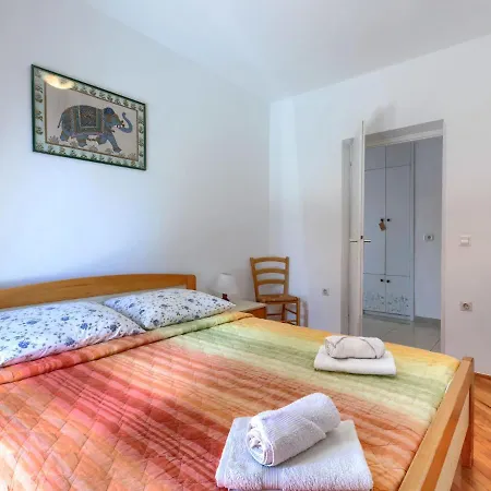 Apartman Alba-2 By Interhome